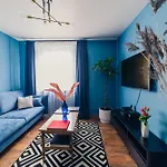 Top-floor Retreat Near Old Town