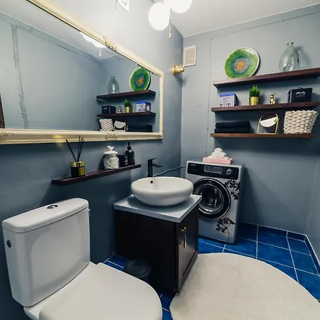 Top-floor Retreat Near Old Town Апартаменты Вильнюс