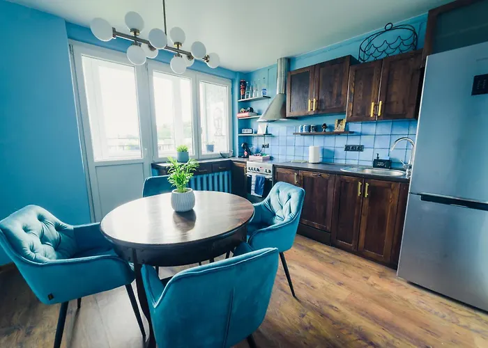 Top-floor Retreat Near Old Town