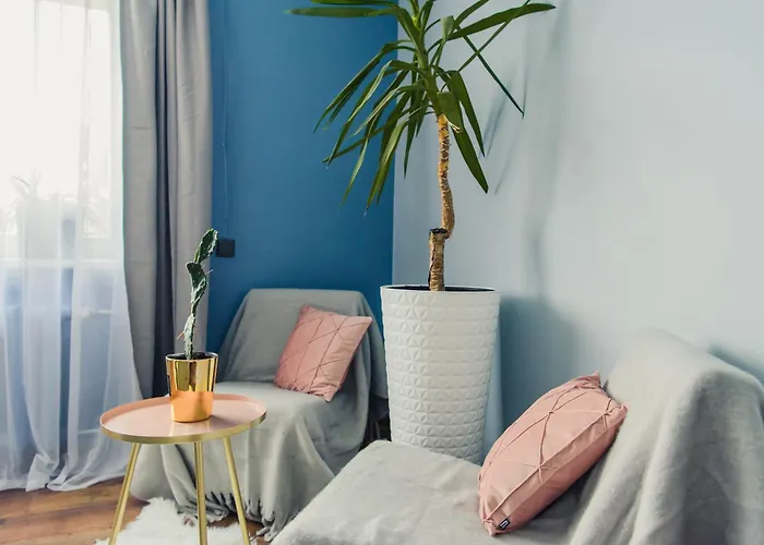 Top-floor Retreat Near Old Town Apartment *