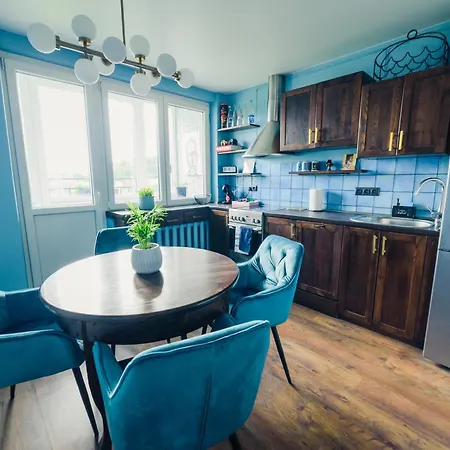 Top-floor Retreat Near Old Town