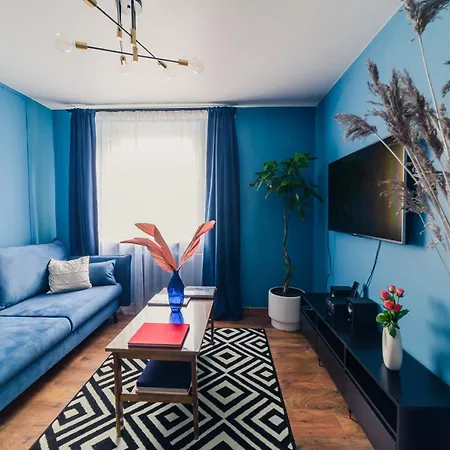 Top-floor Retreat Near Old Town