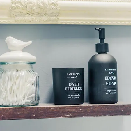 Апартаменты Top-floor Retreat Near Old Town *